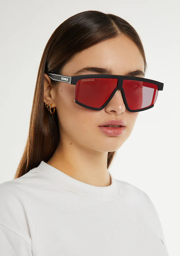 DFSU901002-RED-50_700x